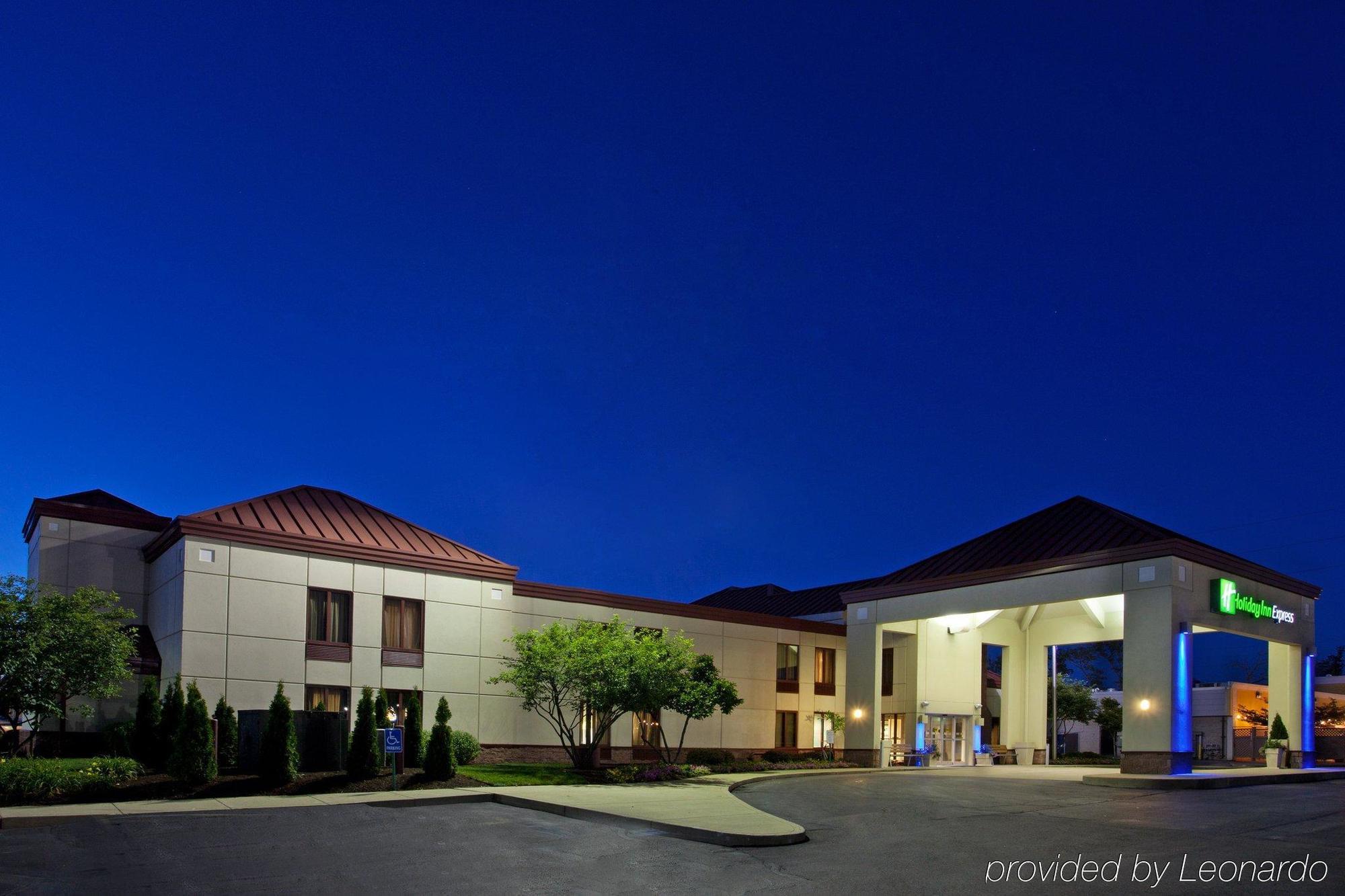 Clarion Inn Cranberry Township Exterior photo