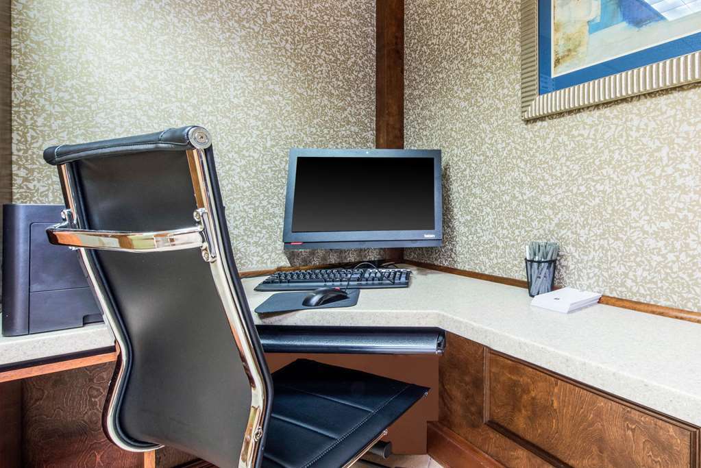 Clarion Inn Cranberry Township Facilities photo